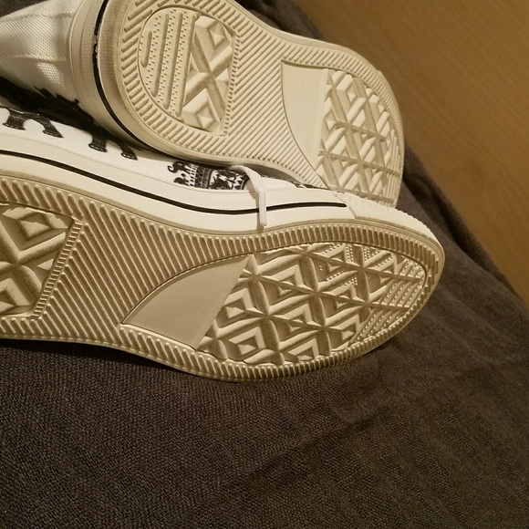 New elephant shoes - Picture 3 of 3